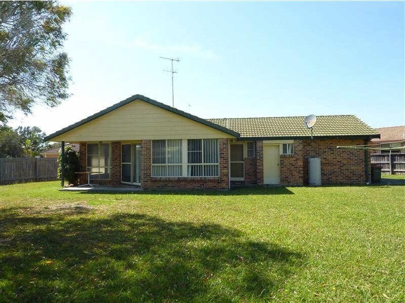 9  Arlington Pl, Forster NSW 2428