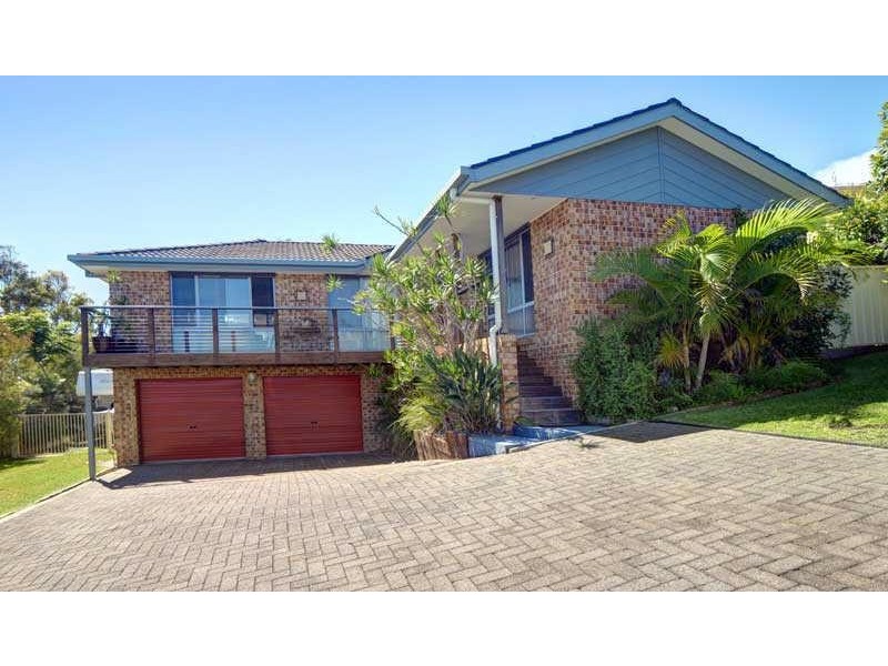 8  Chusan Pl, Forster NSW 2428