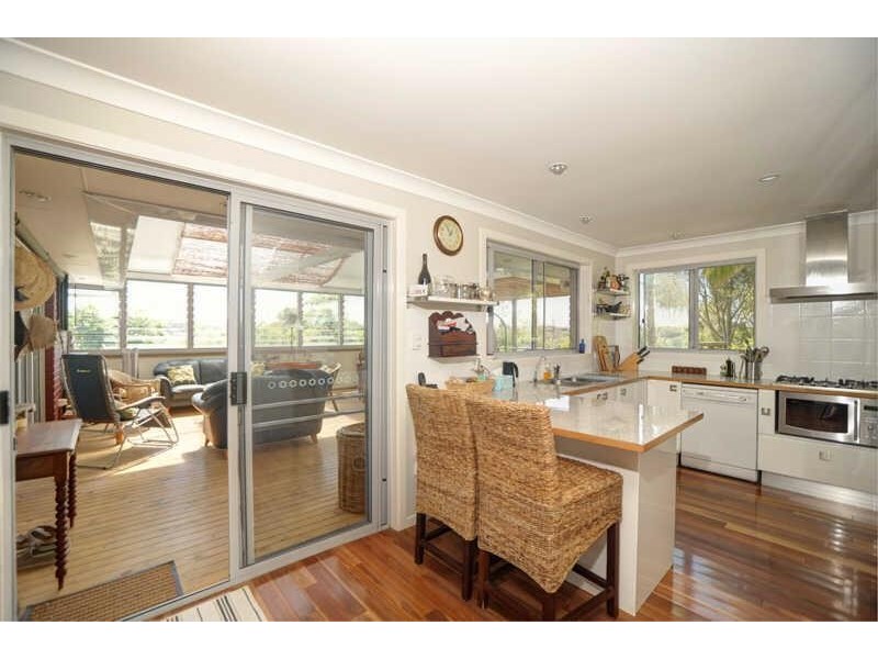 8  Chusan Pl, Forster NSW 2428