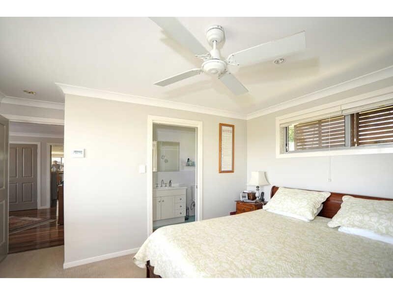 8  Chusan Pl, Forster NSW 2428