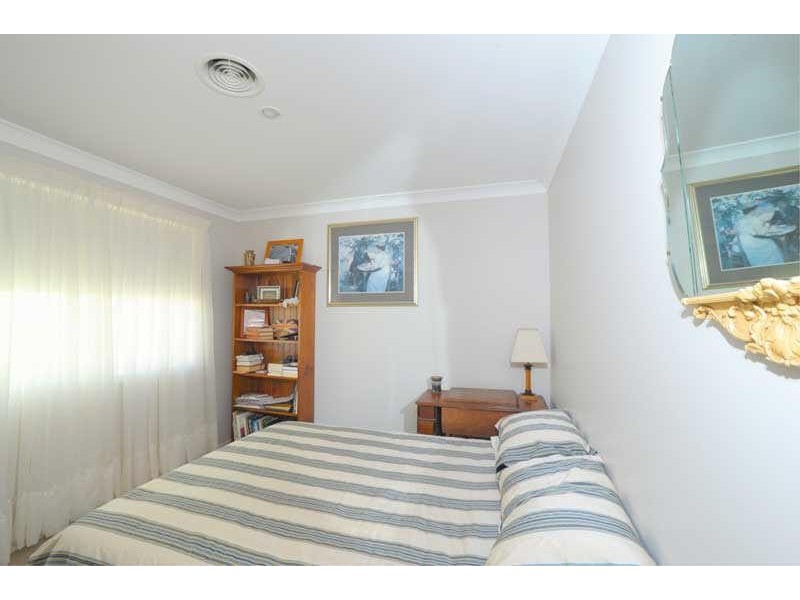 8  Chusan Pl, Forster NSW 2428