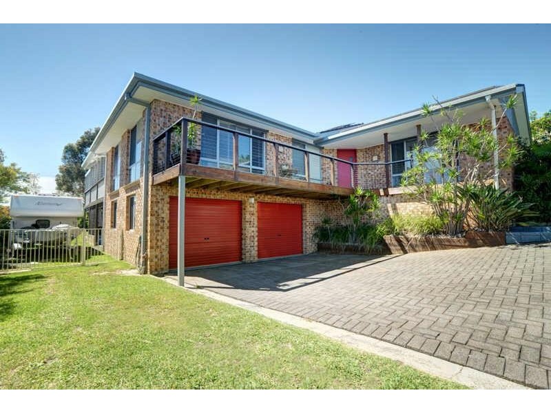8  Chusan Pl, Forster NSW 2428