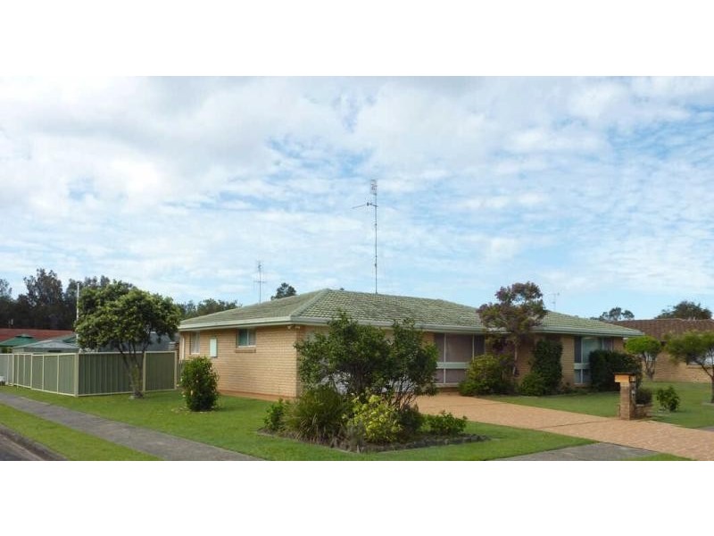 9  Fairway Cres, Forster NSW 2428