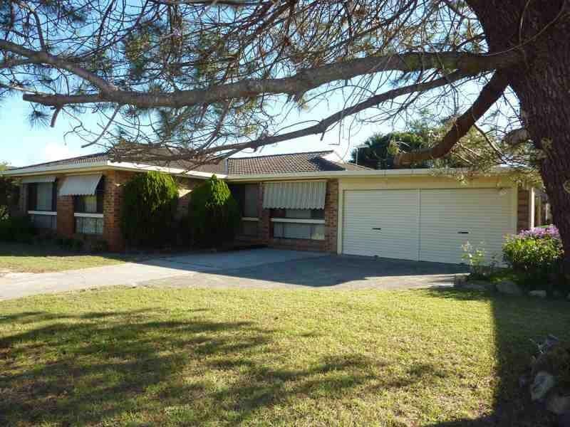 12  Stewart Pde, Tuncurry NSW 2428