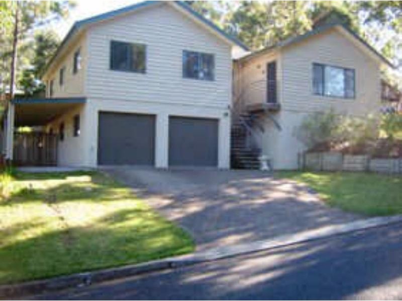 22  Gordon Cres, Smiths Lake NSW 2428