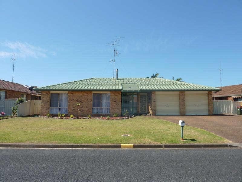 3  Argo Pl, Forster NSW 2428