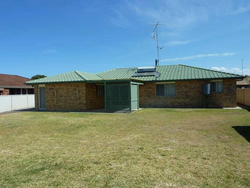 3  Argo Pl, Forster NSW 2428