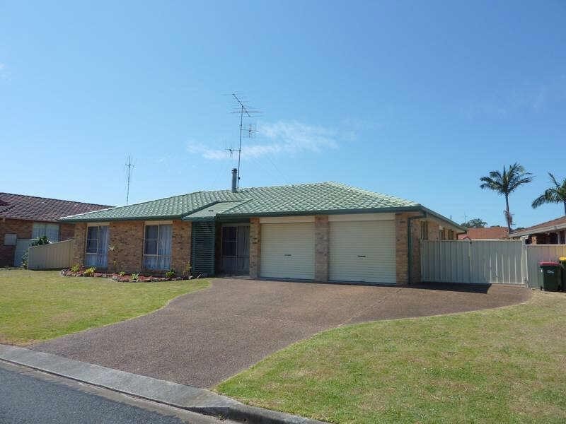 3  Argo Pl, Forster NSW 2428