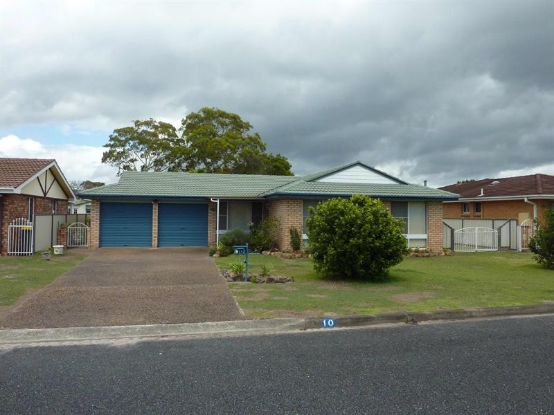 10 Flora Pde, Tuncurry NSW 2428