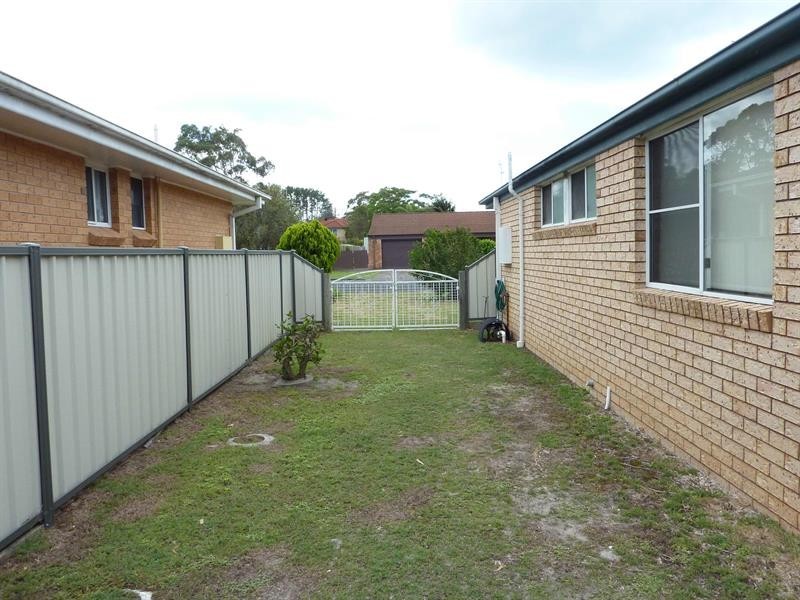 10 Flora Pde, Tuncurry NSW 2428