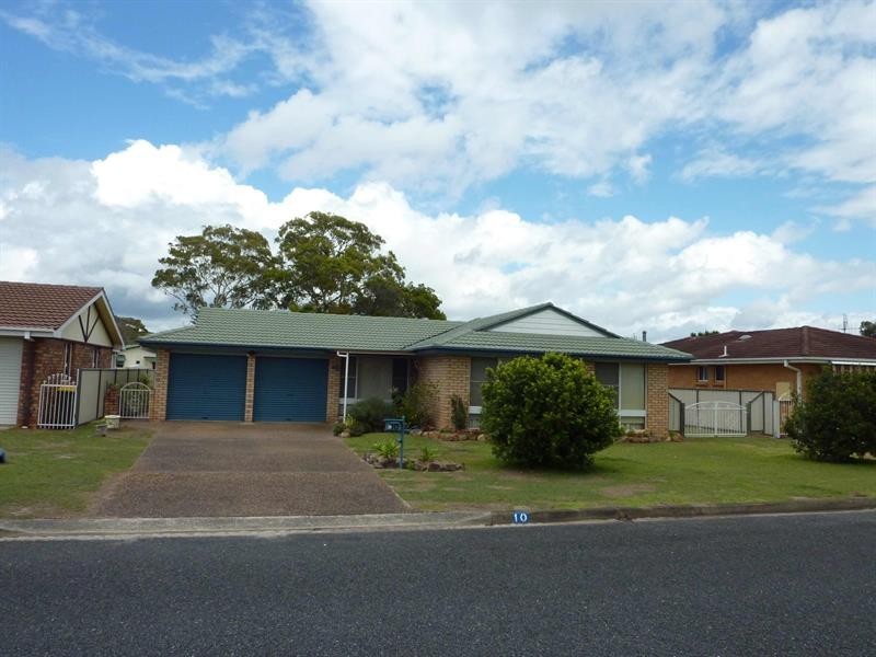 10 Flora Pde, Tuncurry NSW 2428