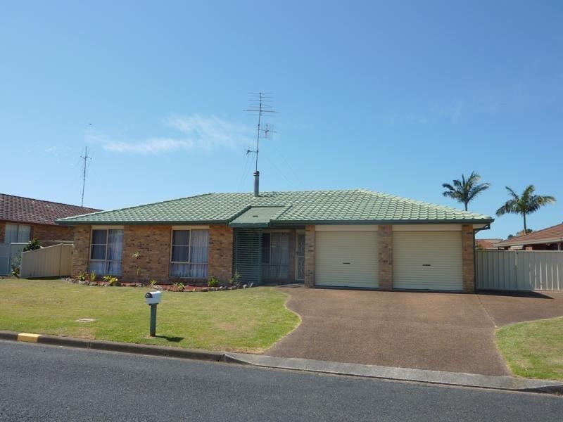3 Argo Pl, Forster NSW 2428