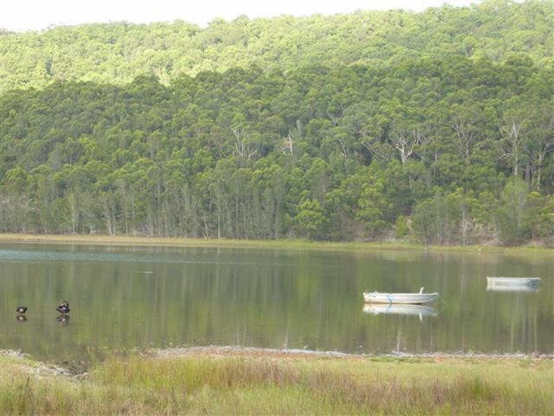 13  The Lakes Way, Tarbuck Bay NSW 2428
