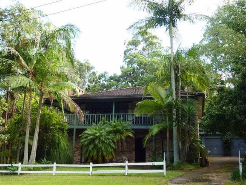 13  The Lakes Way, Tarbuck Bay NSW 2428