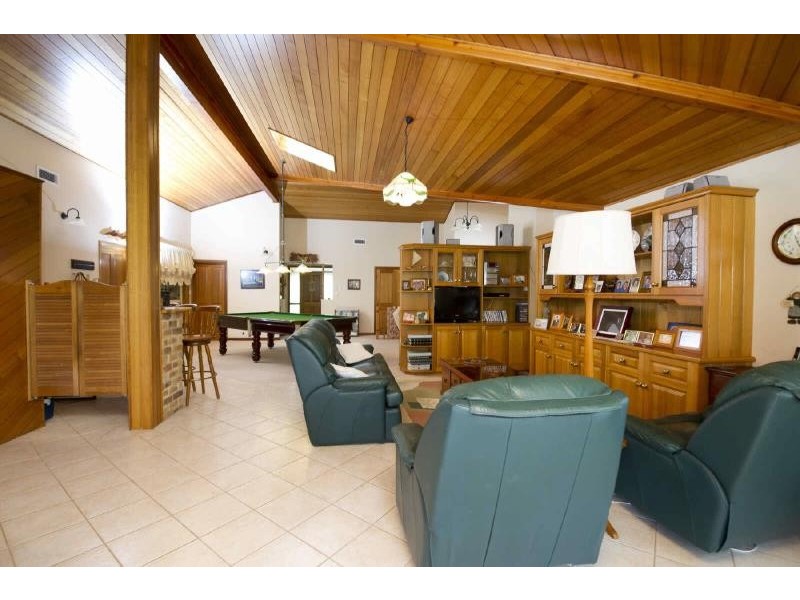 4  Gunsynd Cl, Tuncurry NSW 2428