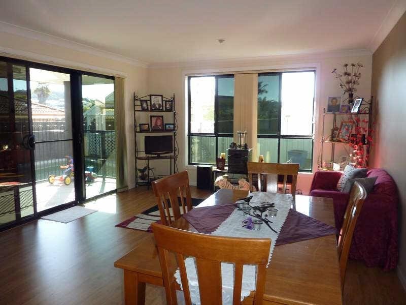 2/5  Chusan Pl, Forster NSW 2428