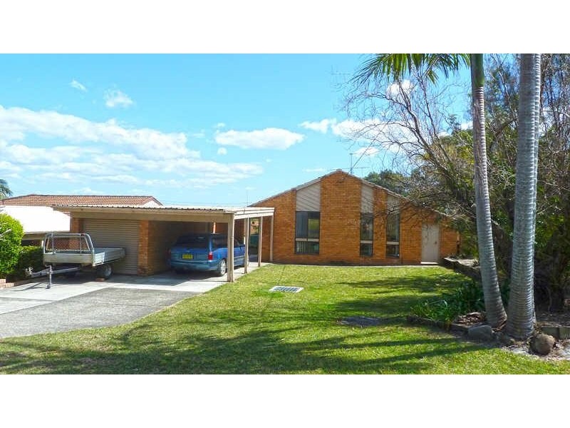 25  Surfview Ave, Forster NSW 2428
