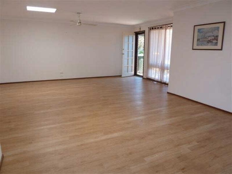 3/10  Cross St, Forster NSW 2428