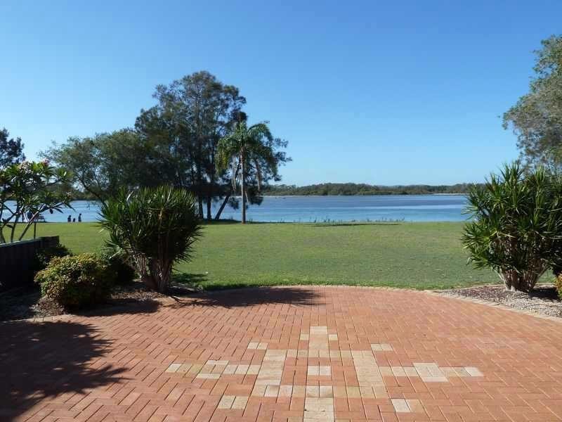 110  Taree St, Tuncurry NSW 2428