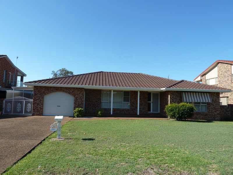 110  Taree St, Tuncurry NSW 2428