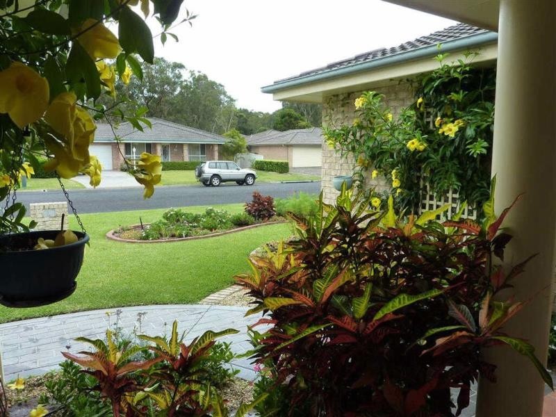 51 Amanda Cres, Forster NSW 2428