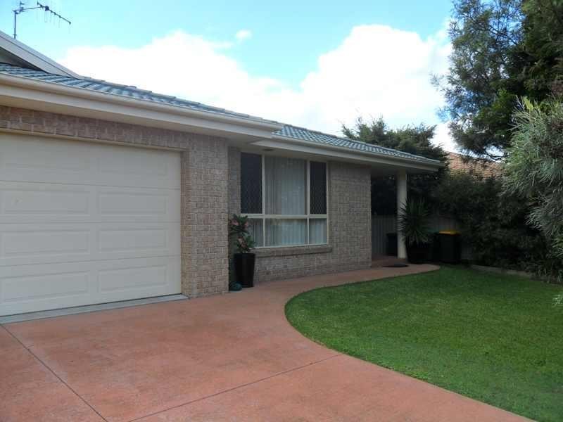 2/1  Ballingal Way, Forster NSW 2428