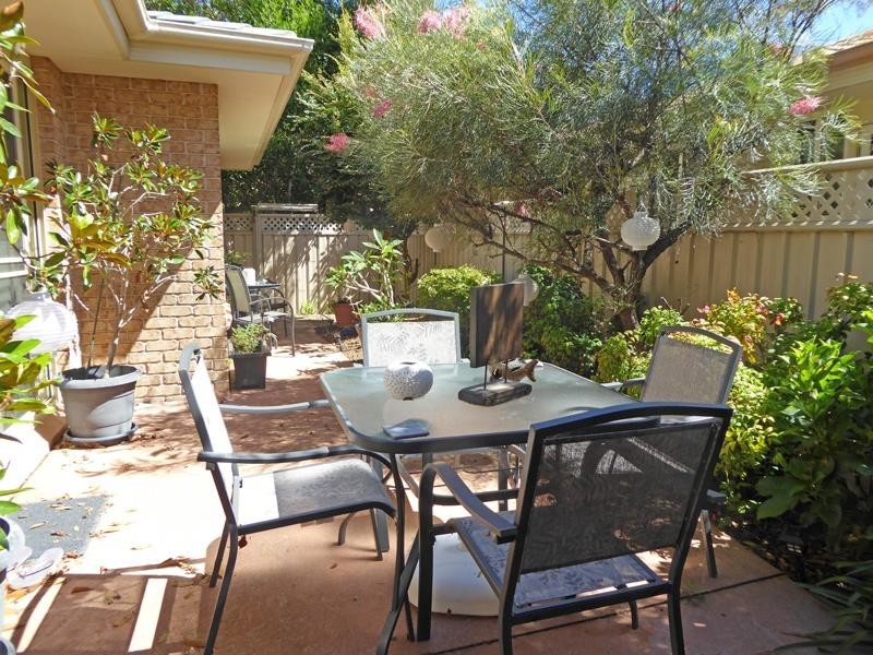 2/1  Ballingal Way, Forster NSW 2428