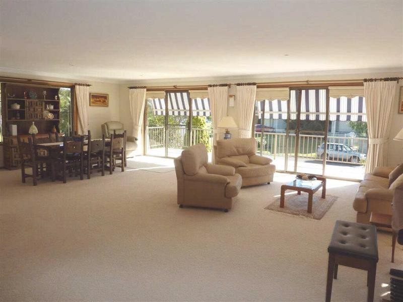 81 Lakeview Cres, Forster NSW 2428