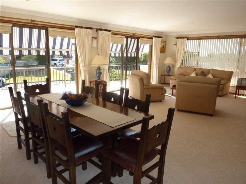 81 Lakeview Cres, Forster NSW 2428