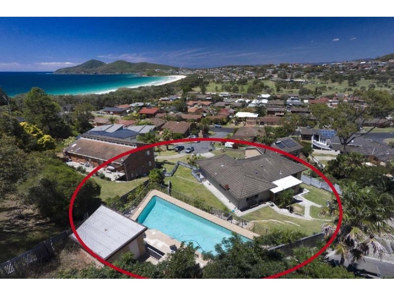 2  Margo Pl, Forster NSW 2428