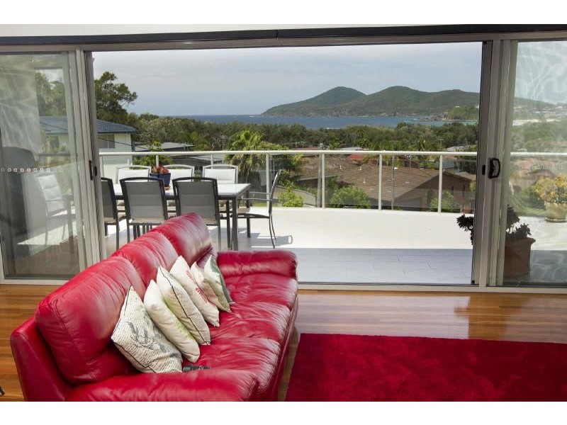 2  Margo Pl, Forster NSW 2428