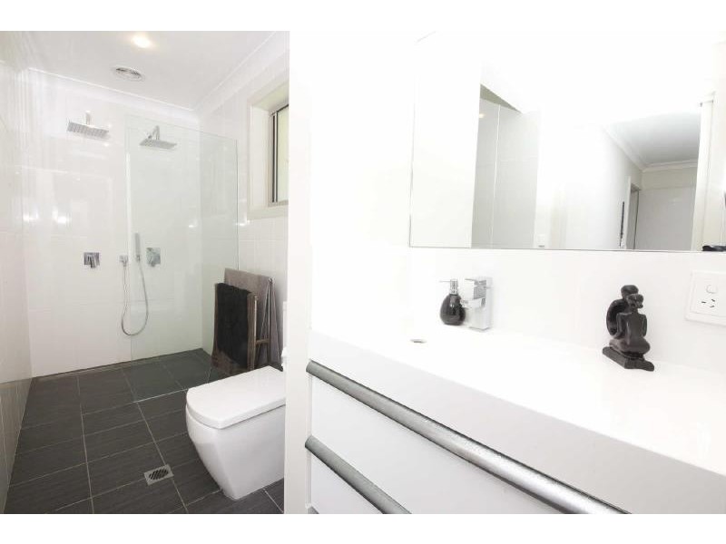 2  Margo Pl, Forster NSW 2428