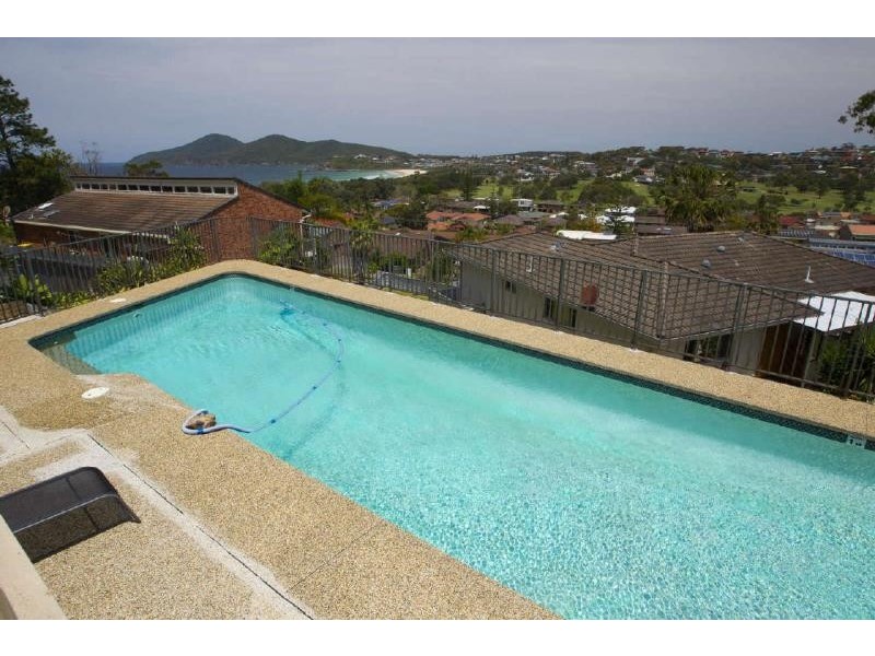 2  Margo Pl, Forster NSW 2428