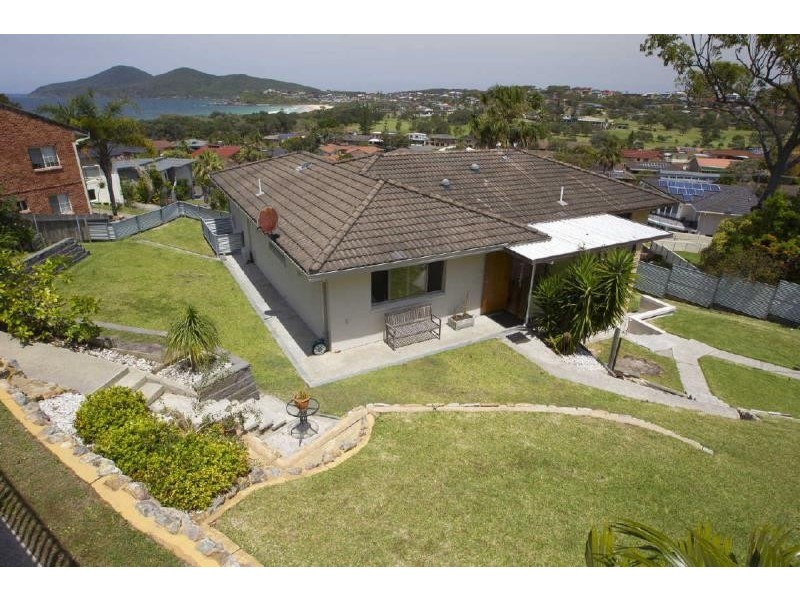 2  Margo Pl, Forster NSW 2428