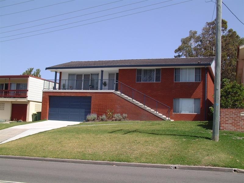 78 Strand St, Forster NSW 2428