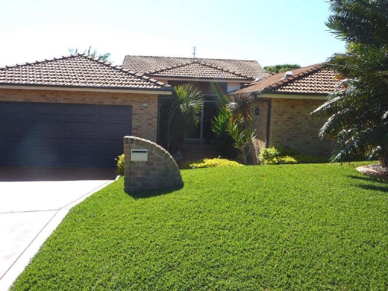 15  Leonardo Ave, Forster NSW 2428