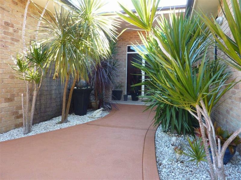 15  Leonardo Ave, Forster NSW 2428