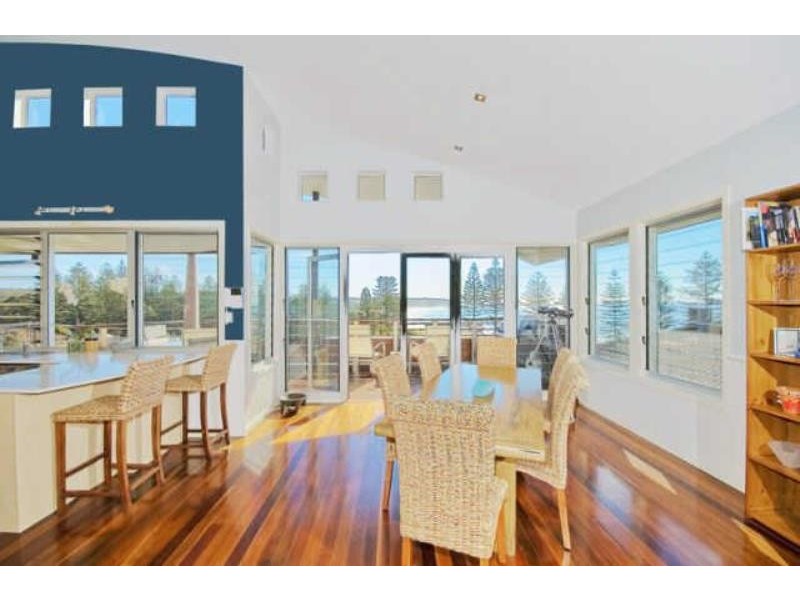 12  Albert St, Hallidays Point NSW 2430