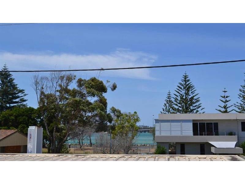 1/19  Beach St, Tuncurry NSW 2428