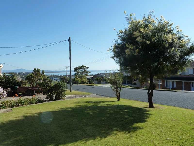 14  Churchill Rd, Forster NSW 2428