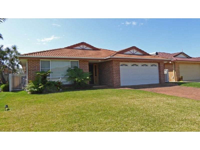 15  Cedar Gr, Forster NSW 2428