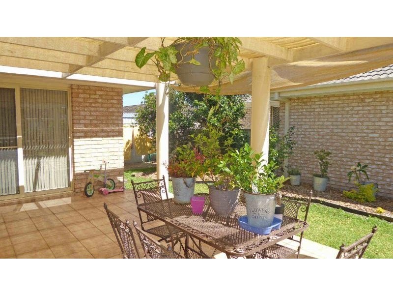 2/8  Greenview Cl, Forster NSW 2428
