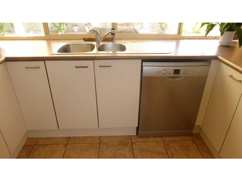 2/8  Greenview Cl, Forster NSW 2428