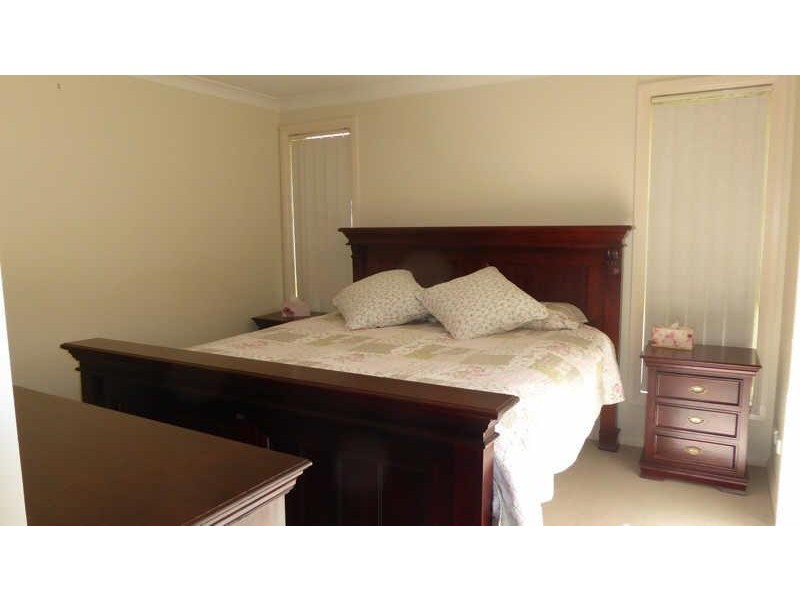 2/8  Greenview Cl, Forster NSW 2428
