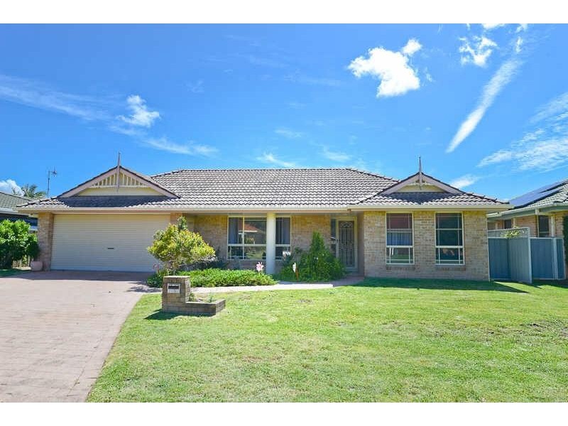 13  Oasis Pde, Tuncurry NSW 2428