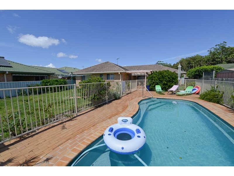 13  Oasis Pde, Tuncurry NSW 2428