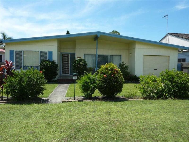 75  Lake St, Forster NSW 2428