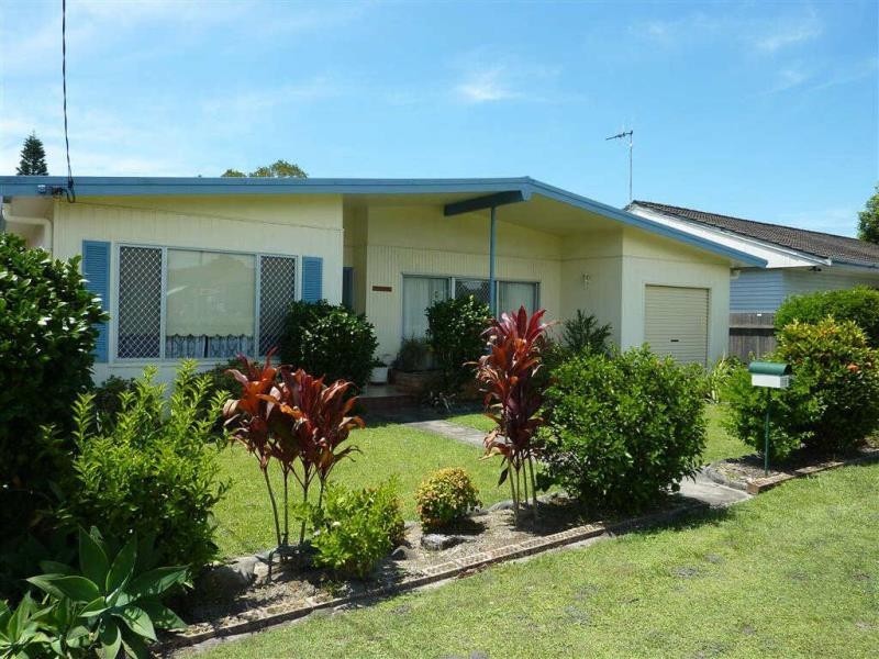 75  Lake St, Forster NSW 2428
