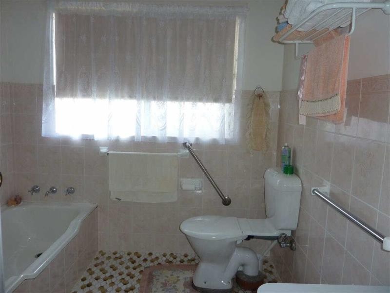 75  Lake St, Forster NSW 2428