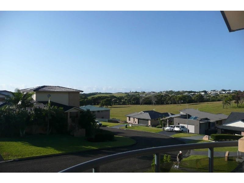 2/27 Sapphire Pde, Diamond Beach NSW 2430